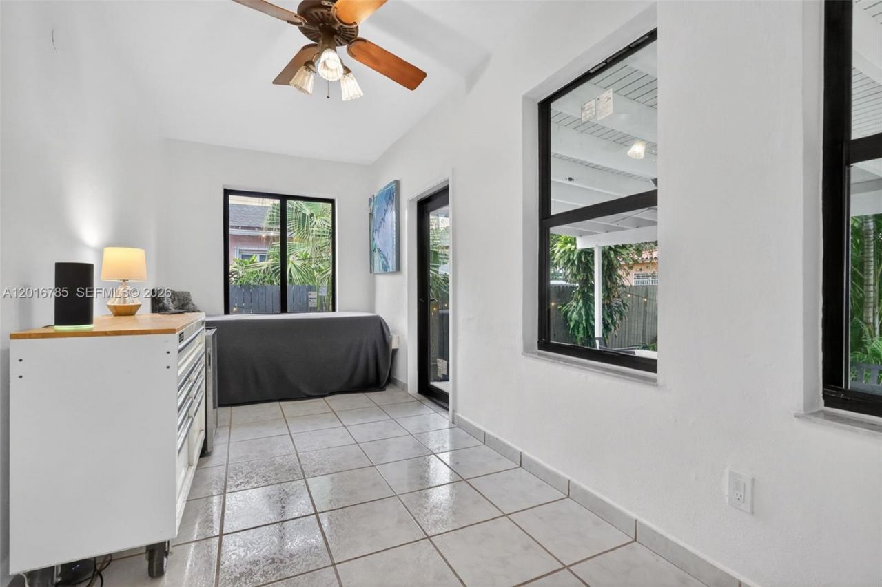 1871 SW 23rd St, Miami, FL 33145 Photo