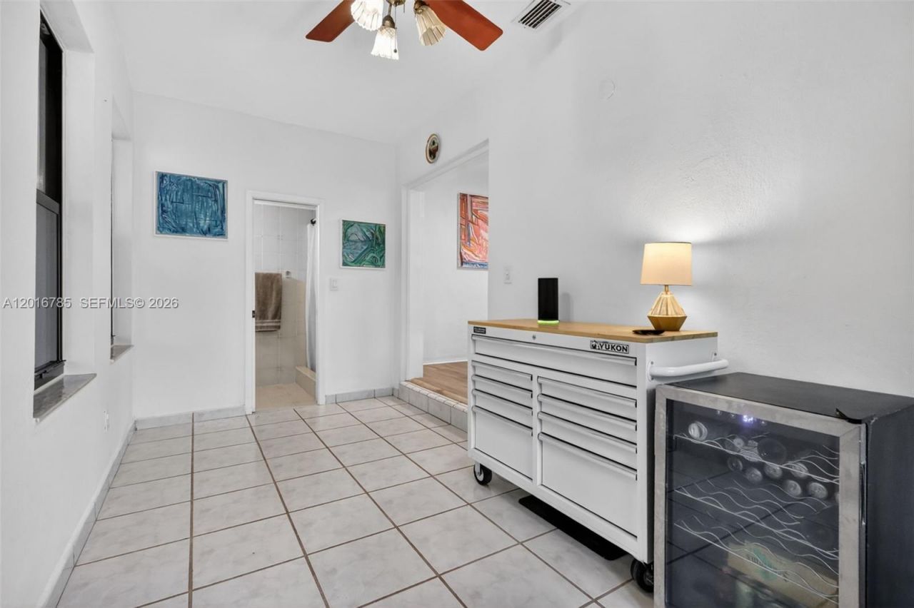 1871 SW 23rd St, Miami, FL 33145 Photo