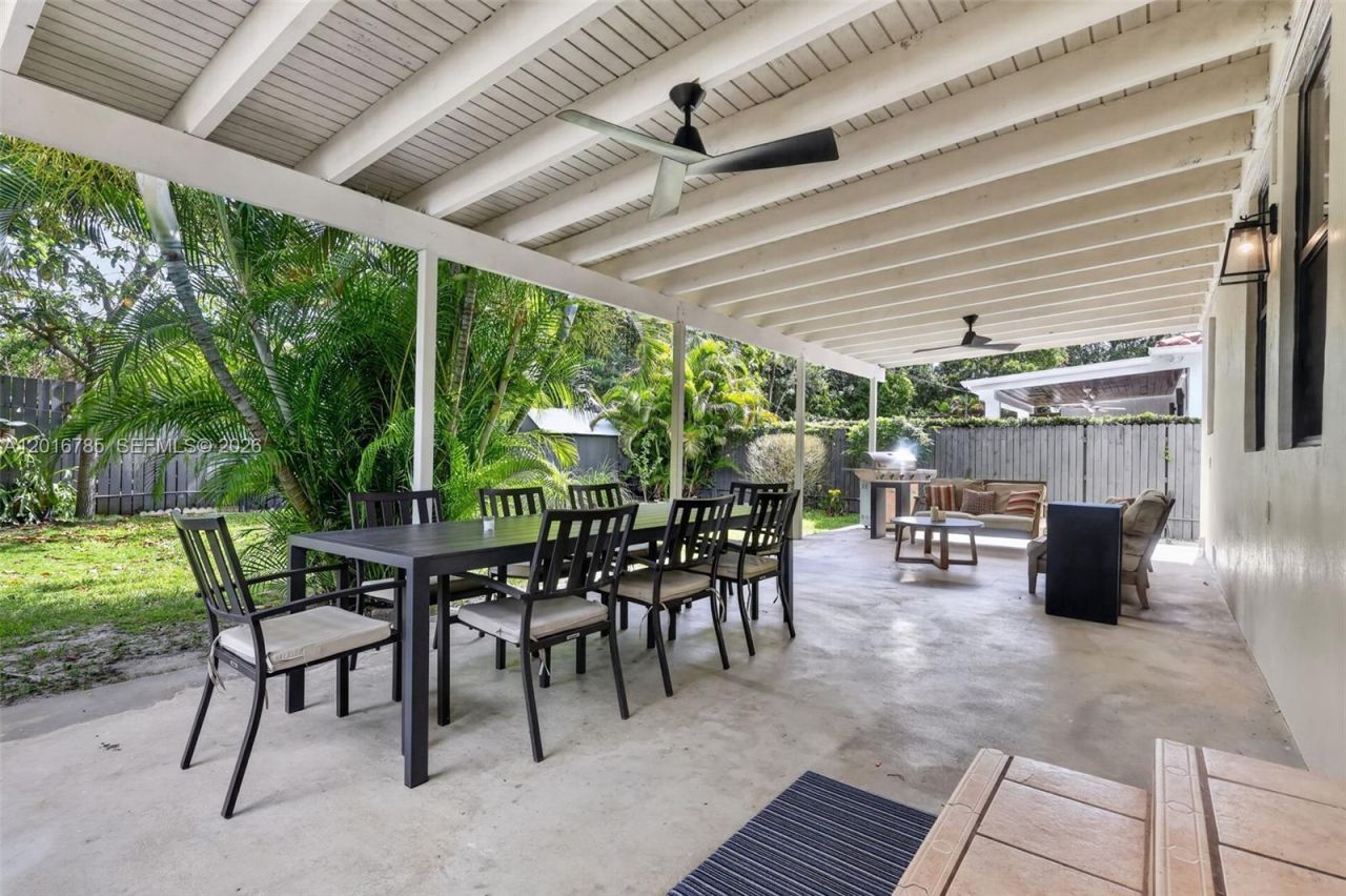 1871 SW 23rd St, Miami, FL 33145 Photo