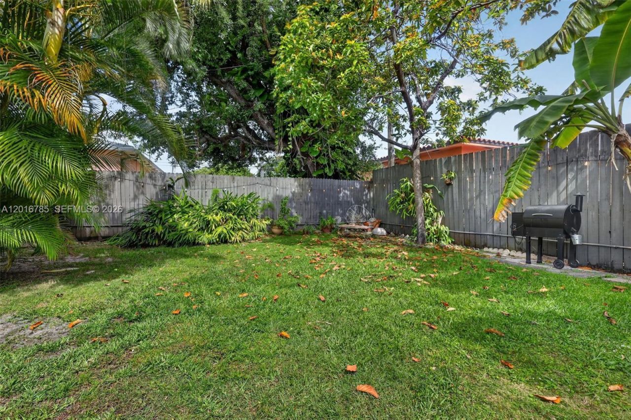 1871 SW 23rd St, Miami, FL 33145 Photo