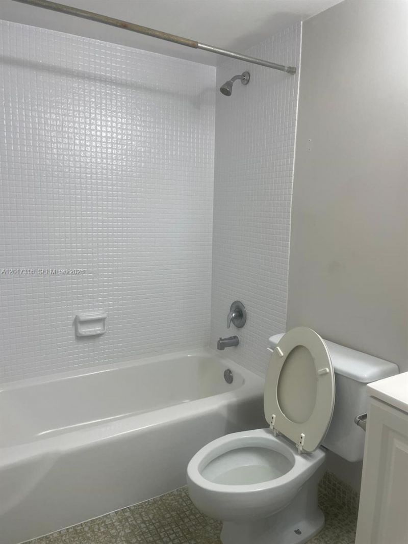 660 Tennis Club Dr , Unit 101, Fort Lauderdale, FL 33311 Photo
