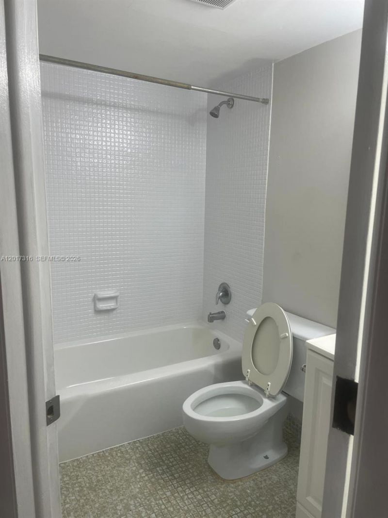 660 Tennis Club Dr , Unit 101, Fort Lauderdale, FL 33311 Photo