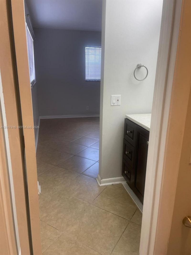 660 Tennis Club Dr , Unit 101, Fort Lauderdale, FL 33311 Photo