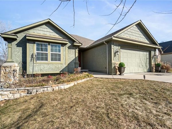 483 S 137th Place, Bonner Springs, KS 66012