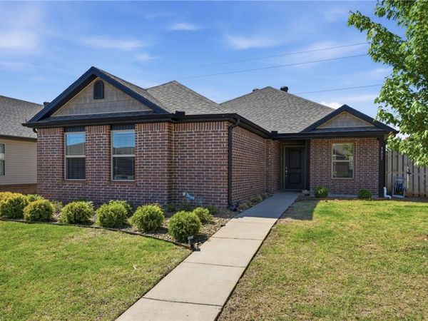 3807 Capstone Avenue , Bentonville, AR 72712