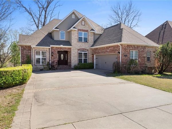 3902 NE Cadbury Avenue , Bentonville, AR 72712