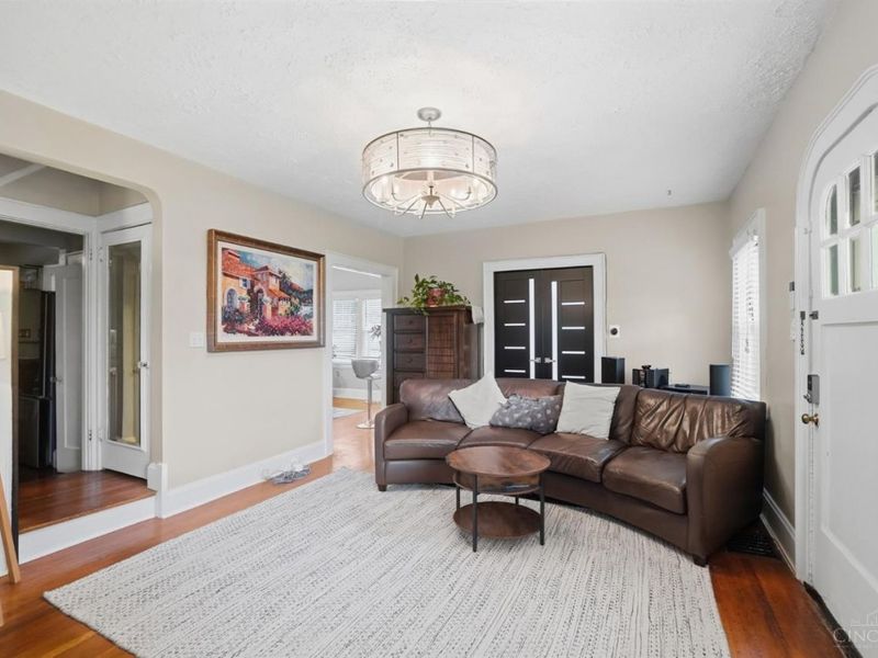 961 Marion Avenue, Cincinnati, OH 45229 Photo 5