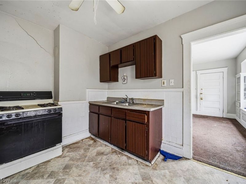 10022 Adams Avenue, Cleveland, OH 44108 Photo 20
