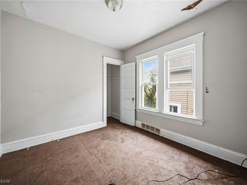 10022 Adams Avenue, Cleveland, OH 44108 Photo 29