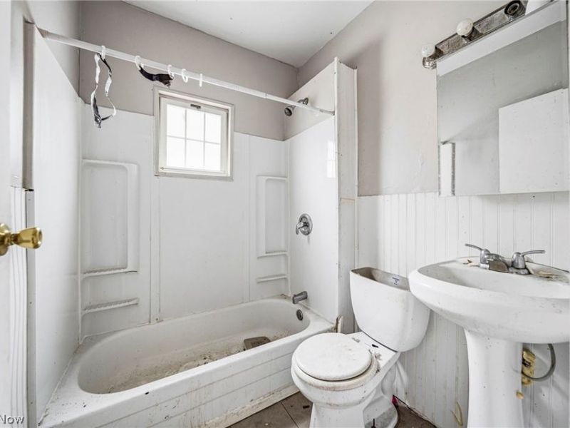 10022 Adams Avenue, Cleveland, OH 44108 Photo 31