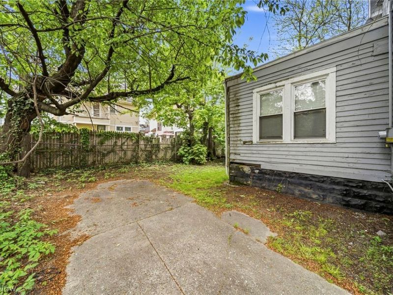 10022 Adams Avenue, Cleveland, OH 44108 Photo 34