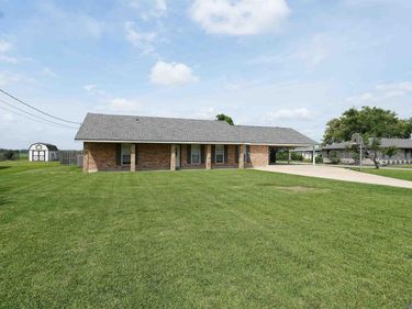 670 Venzule Dr, Brusly, LA 70719