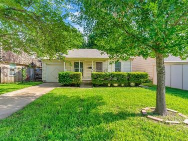 5832 Locke Avenue, Fort Worth, TX 76107