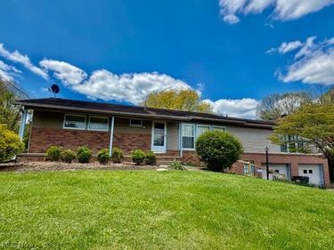 6867 Wren Avenue NW, North Canton, OH 44720