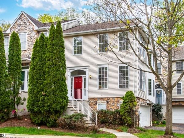 148 Arrowgate Dr, Randolph, NJ 07869