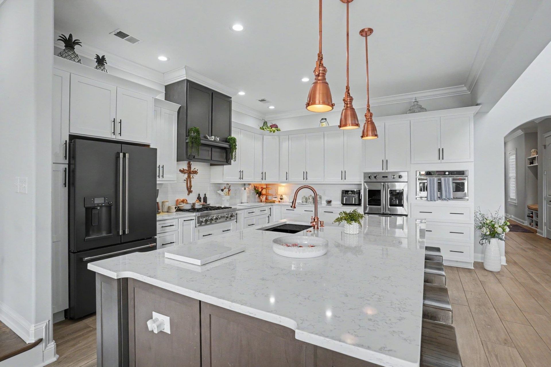 898 Waterton Ave.  Photo 13