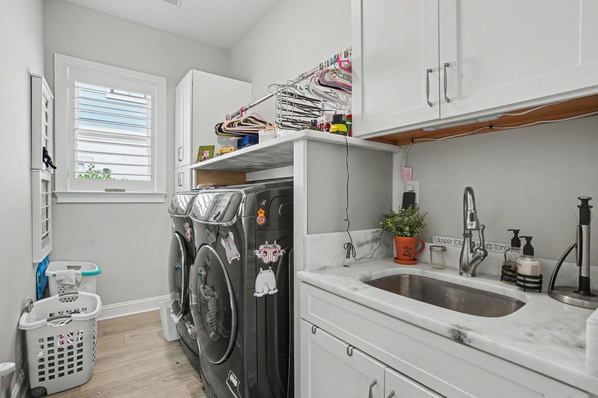 898 Waterton Ave.  Photo 37