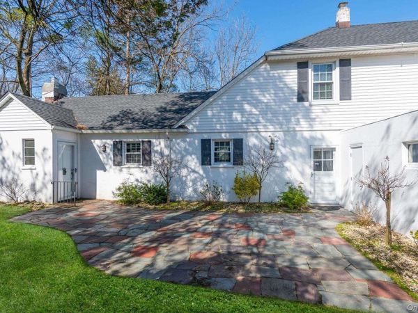 1011 Plandome Road , Manhasset, NY 11030