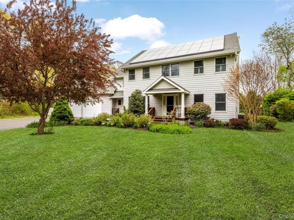 56 Lagoon Court W, South Jamesport, NY 11901