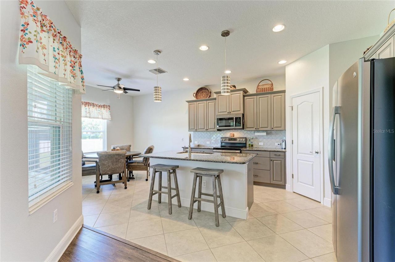 7750 Ridgelake Circle , Bradenton, FL 34203 Photo
