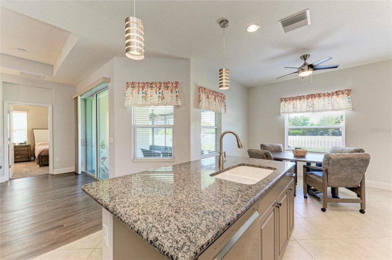7750 Ridgelake Circle , Bradenton, FL 34203 Photo