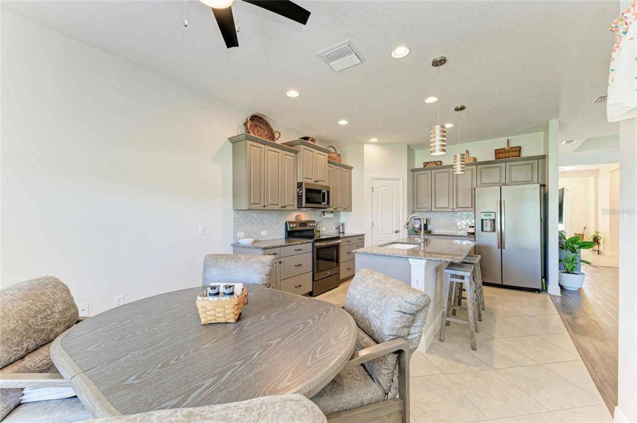 7750 Ridgelake Circle , Bradenton, FL 34203 Photo