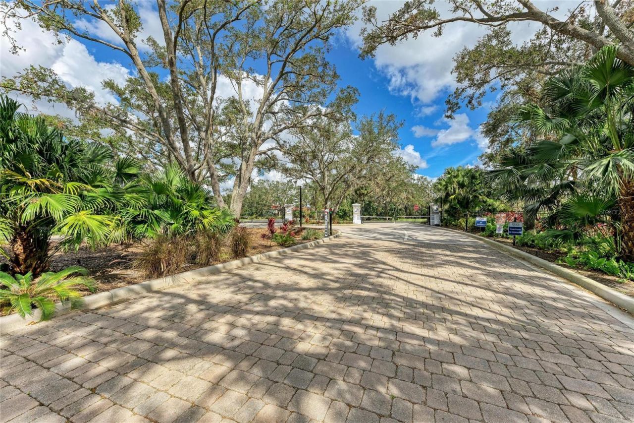 7750 Ridgelake Circle , Bradenton, FL 34203 Photo