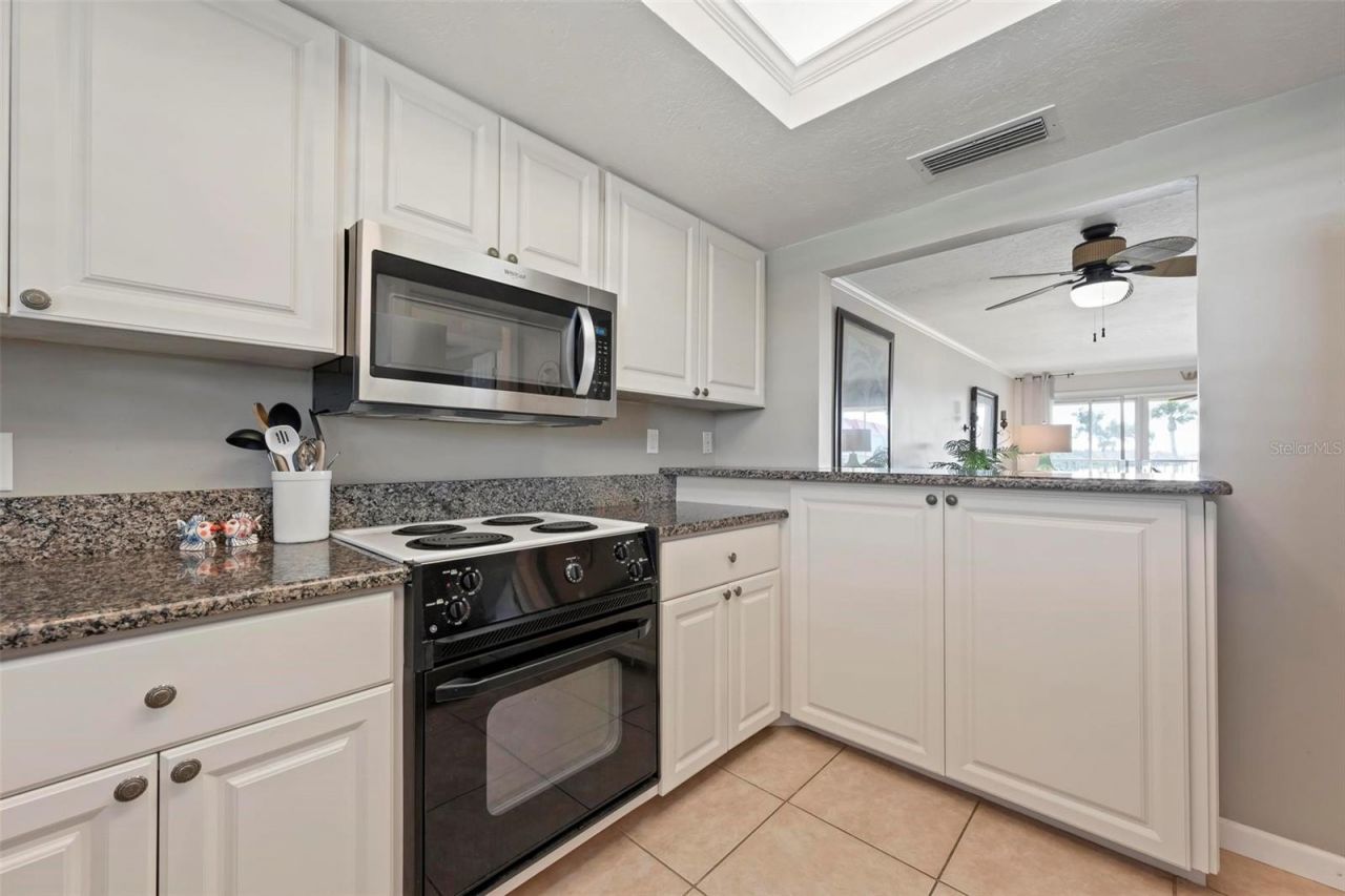 711 Manatee Avenue, Holmes Beach, FL 34217 Photo