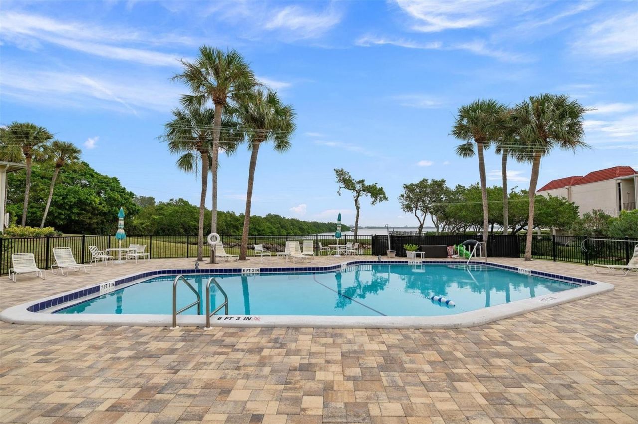 711 Manatee Avenue, Holmes Beach, FL 34217 Photo