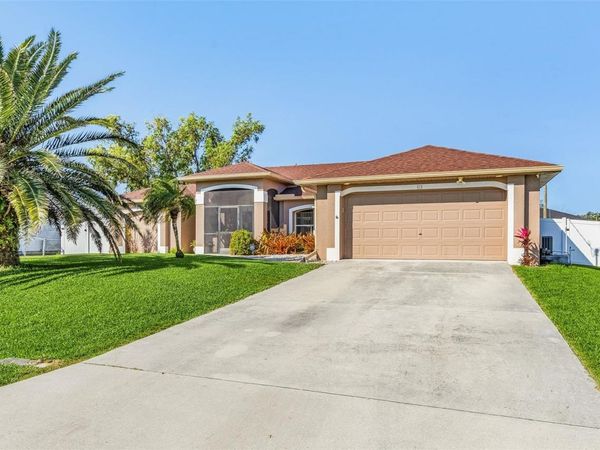 810 SW 10TH PLACE , CAPE CORAL, FL 33991