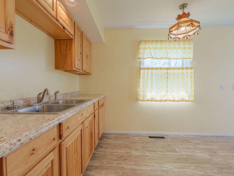 147 N Rose Street , Chillicothe, OH 45601 Photo 13
