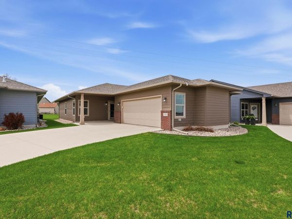 1505 S Foss Ave, Sioux Falls, SD 57110