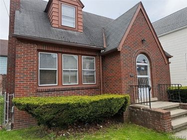 743 Spruce Avenue, Niagara Falls, NY 14301