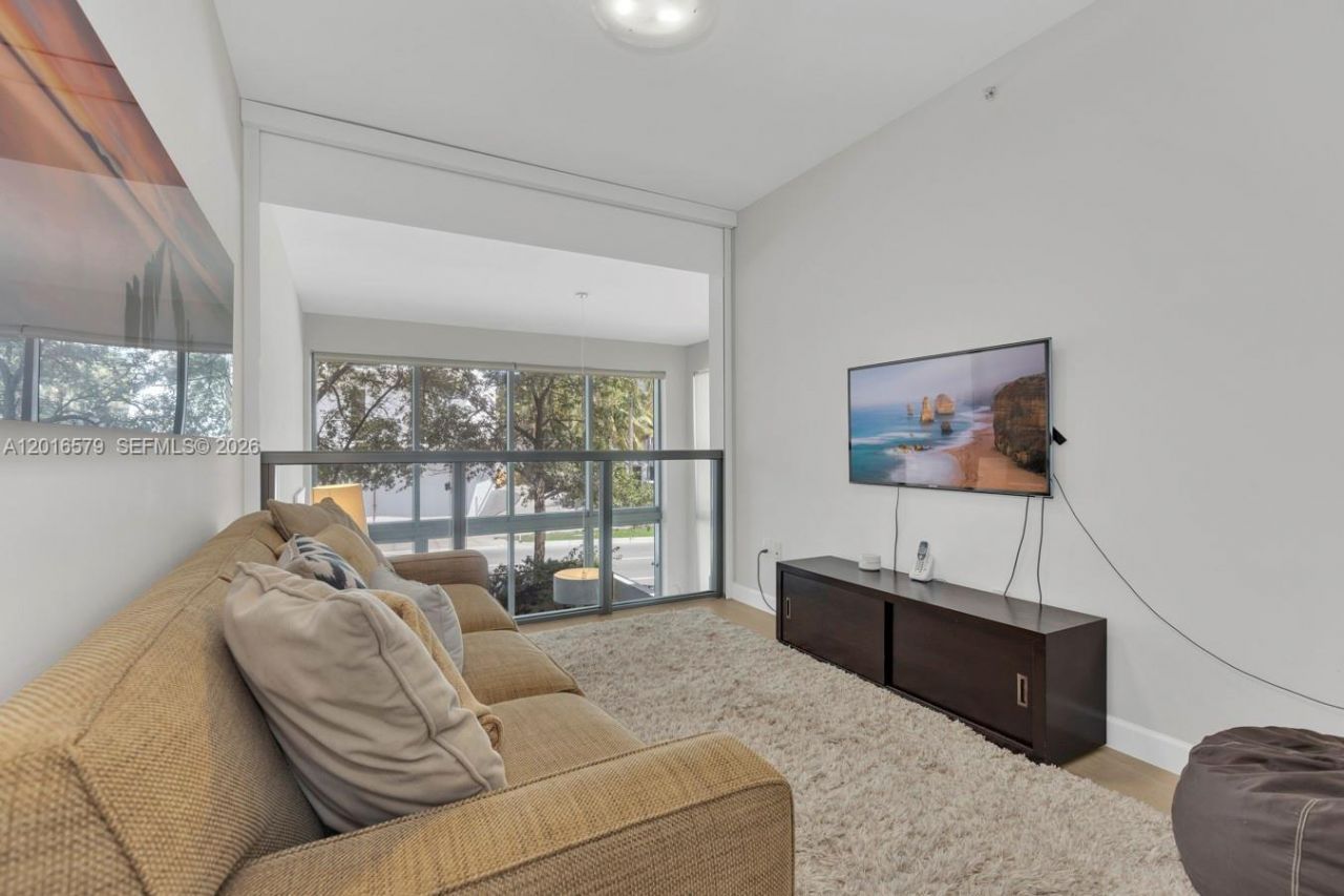 6000 Collins Ave , Unit 129, Miami Beach, FL 33140 Photo
