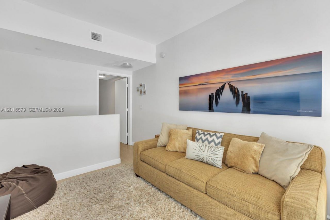 6000 Collins Ave , Unit 129, Miami Beach, FL 33140 Photo