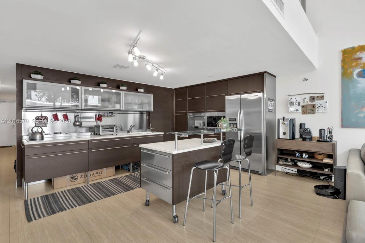 6000 Collins Ave , Unit 129, Miami Beach, FL 33140 Photo