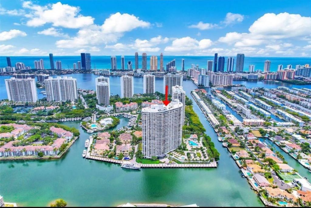 1000 W Island Blvd , Unit 2508, Aventura, FL 33160 Photo