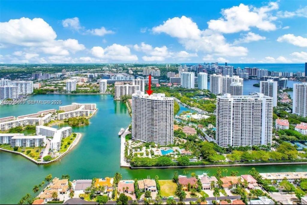 1000 W Island Blvd , Unit 2508, Aventura, FL 33160 Photo