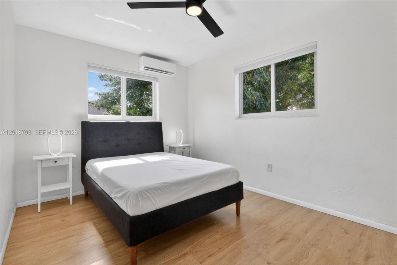 1003 NE 110th St, Unit 1003, Biscayne Park, FL 33161 Photo