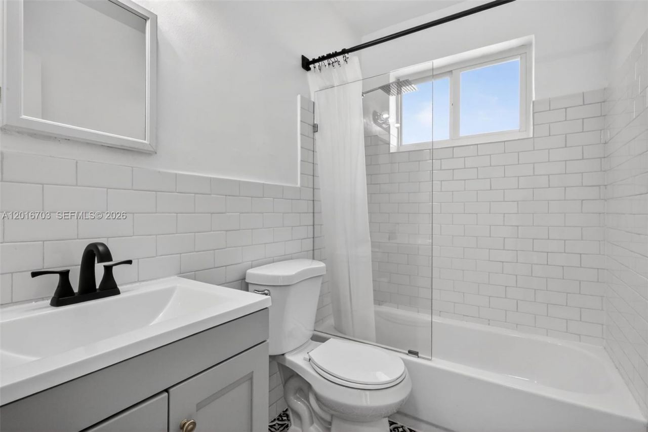1003 NE 110th St, Unit 1003, Biscayne Park, FL 33161 Photo