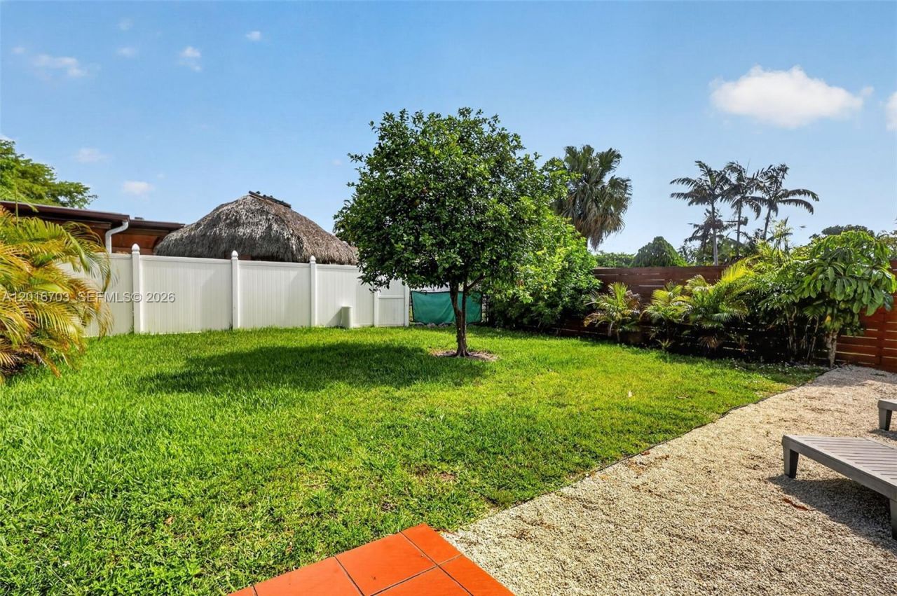 1003 NE 110th St, Unit 1003, Biscayne Park, FL 33161 Photo