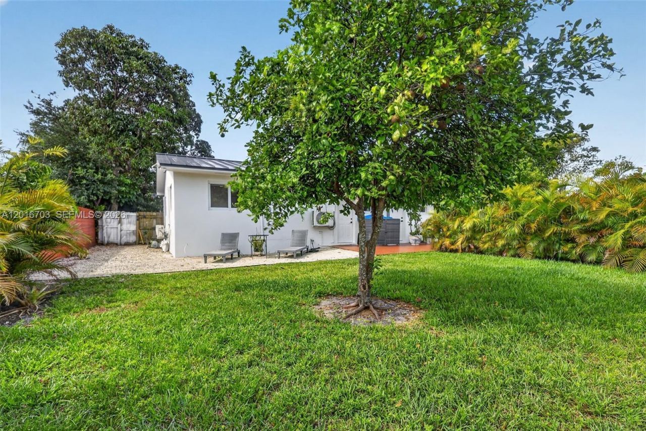 1003 NE 110th St, Unit 1003, Biscayne Park, FL 33161 Photo