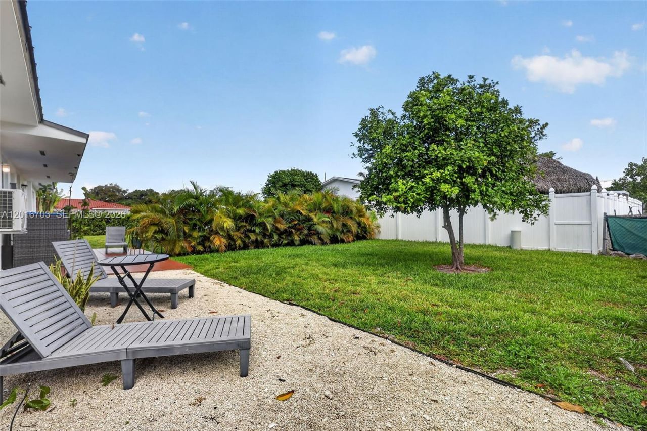 1003 NE 110th St, Unit 1003, Biscayne Park, FL 33161 Photo
