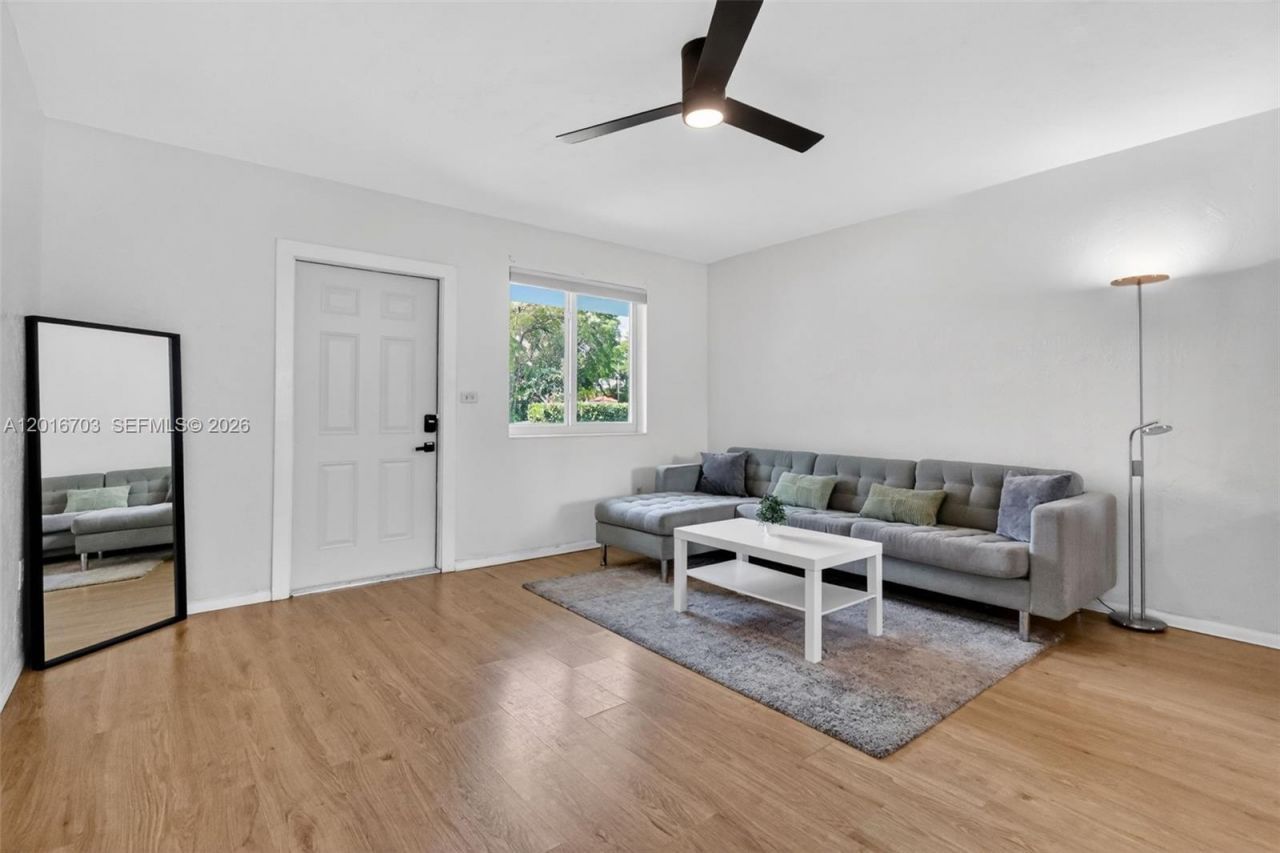 1003 NE 110th St, Unit 1003, Biscayne Park, FL 33161 Photo