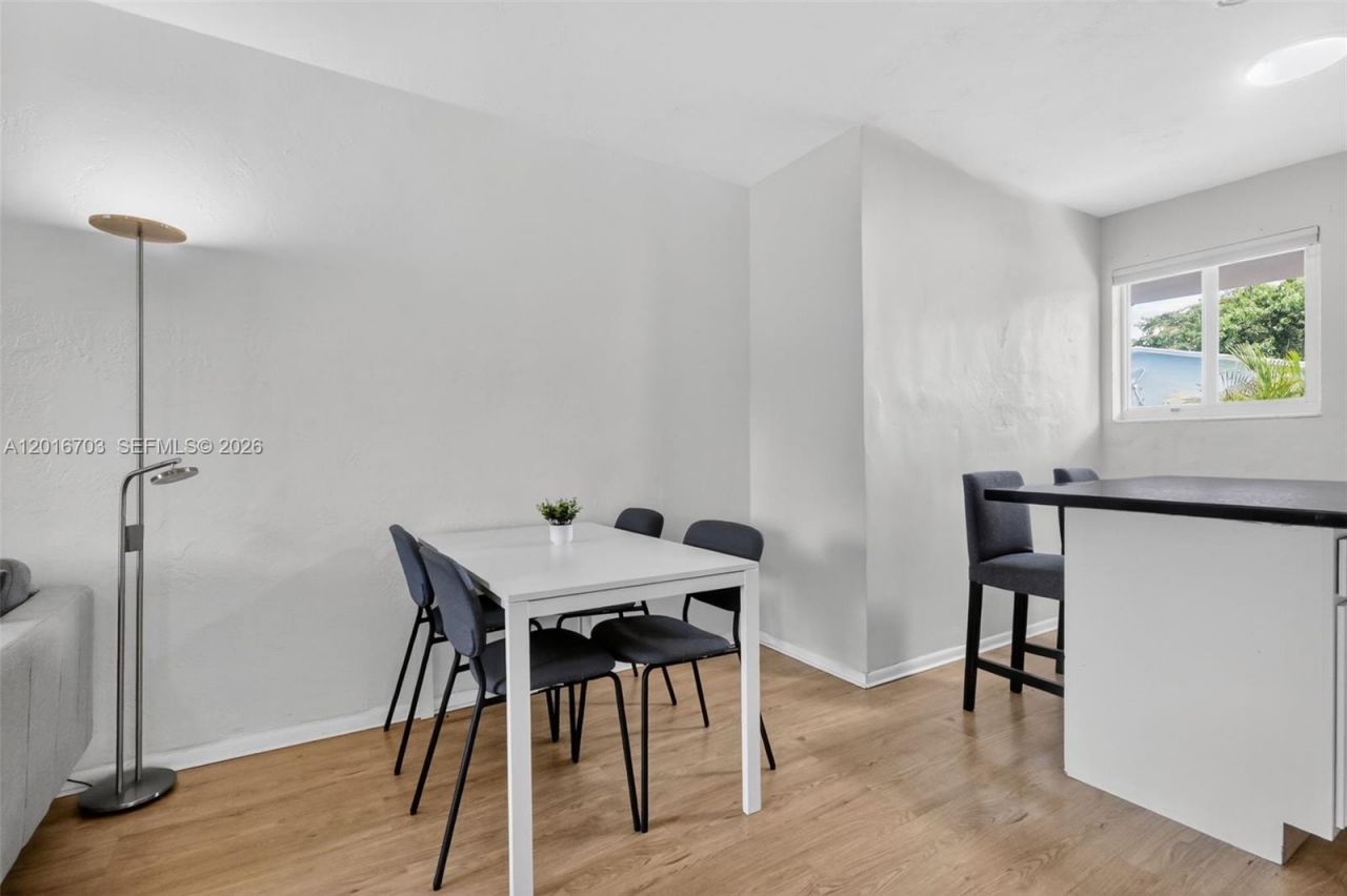 1003 NE 110th St, Unit 1003, Biscayne Park, FL 33161 Photo