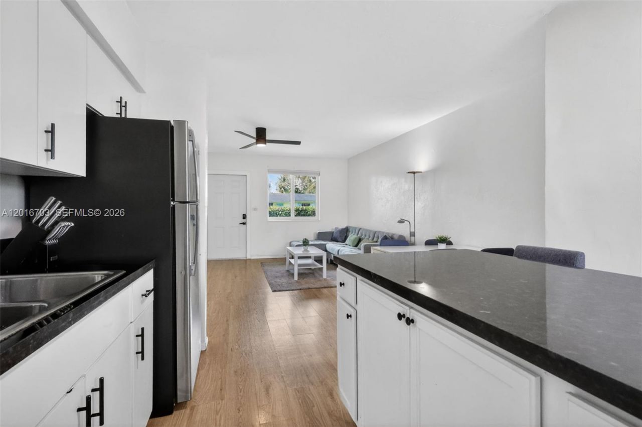 1003 NE 110th St, Unit 1003, Biscayne Park, FL 33161 Photo