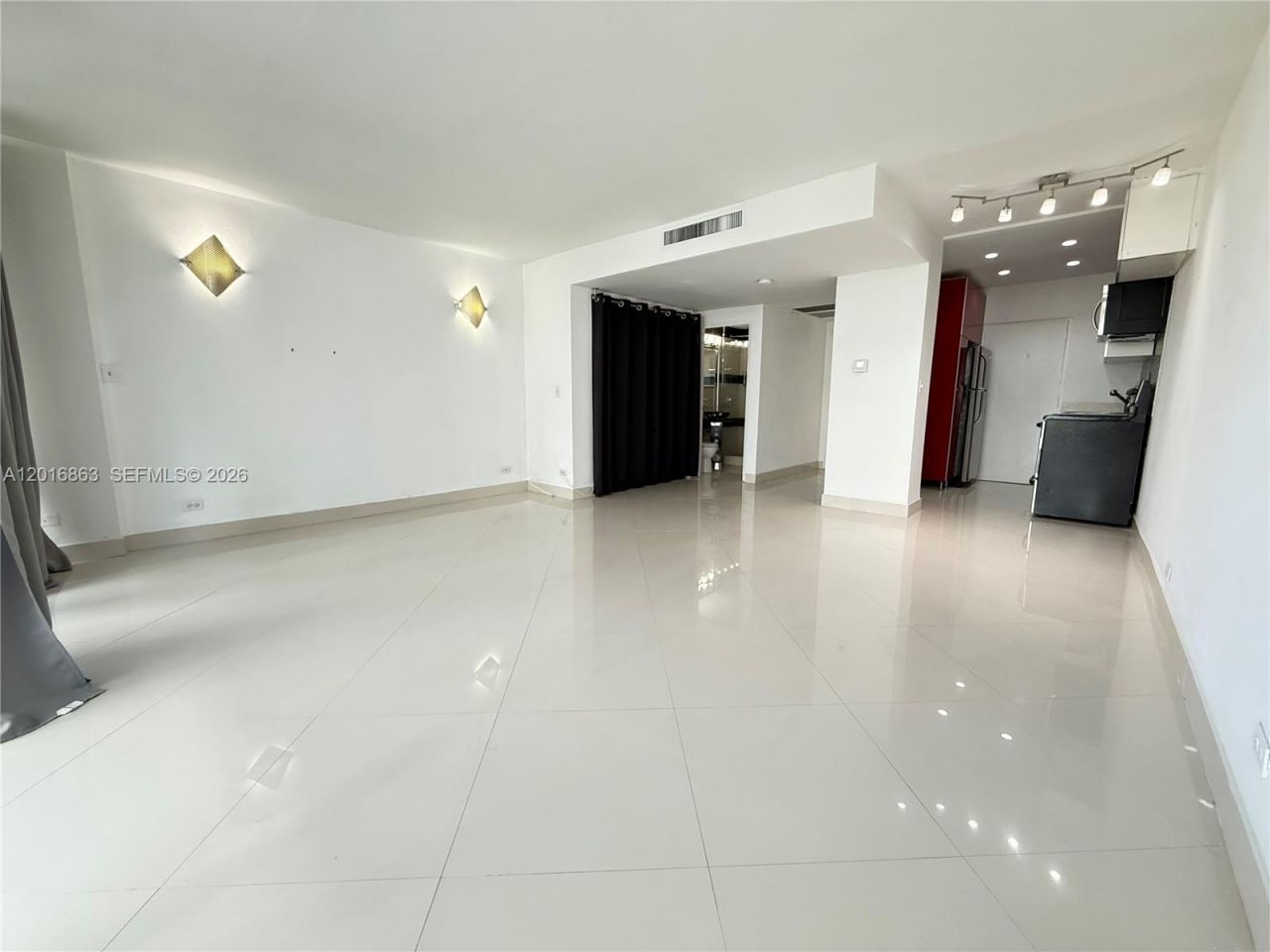 1408 Brickell Bay Dr , Unit 213, Miami, FL 33131 Photo