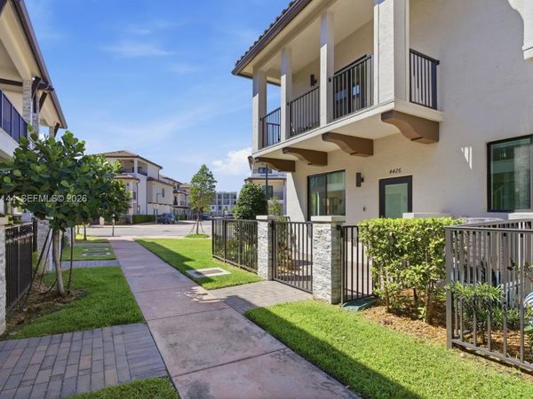 4426 83rd Pkwy, Doral, FL 33166