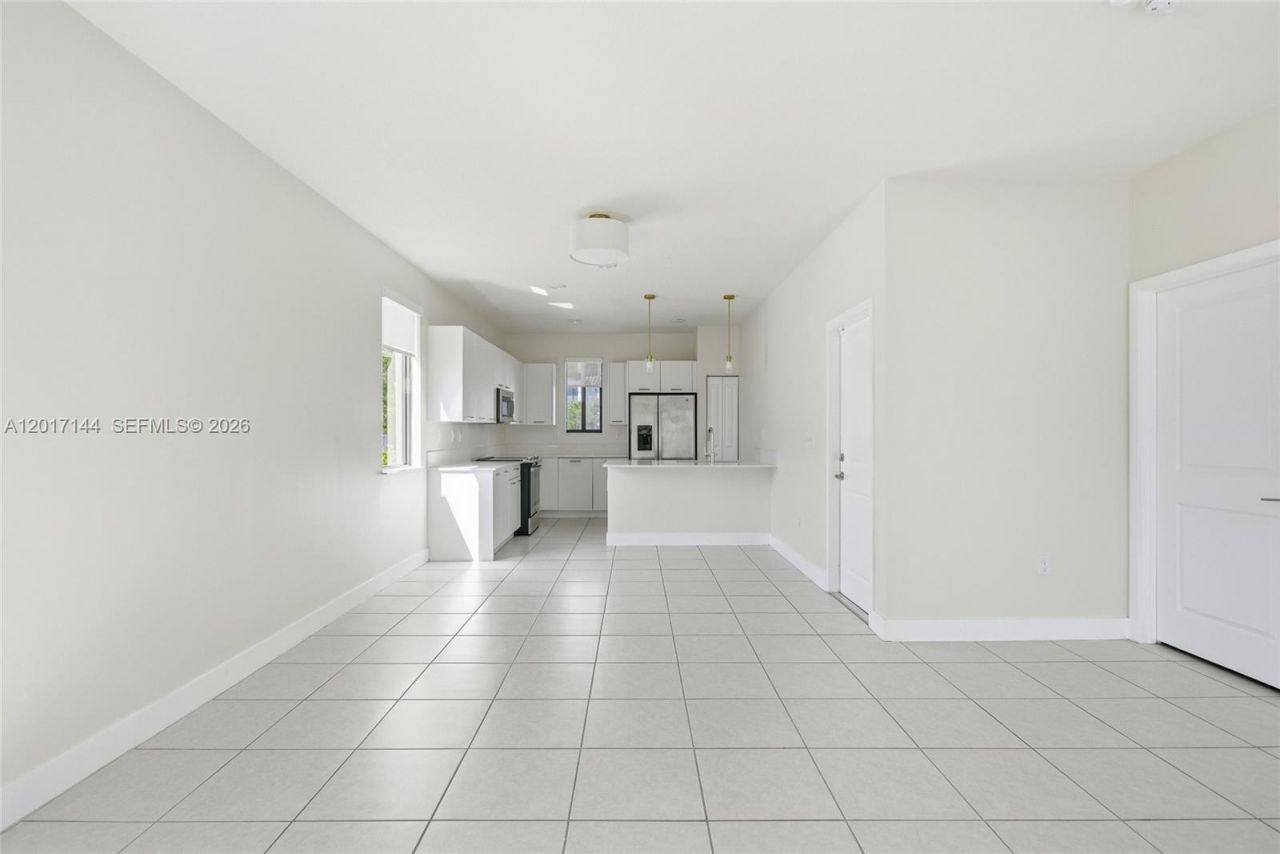 4426 83rd Pkwy, Doral, FL 33166 Photo