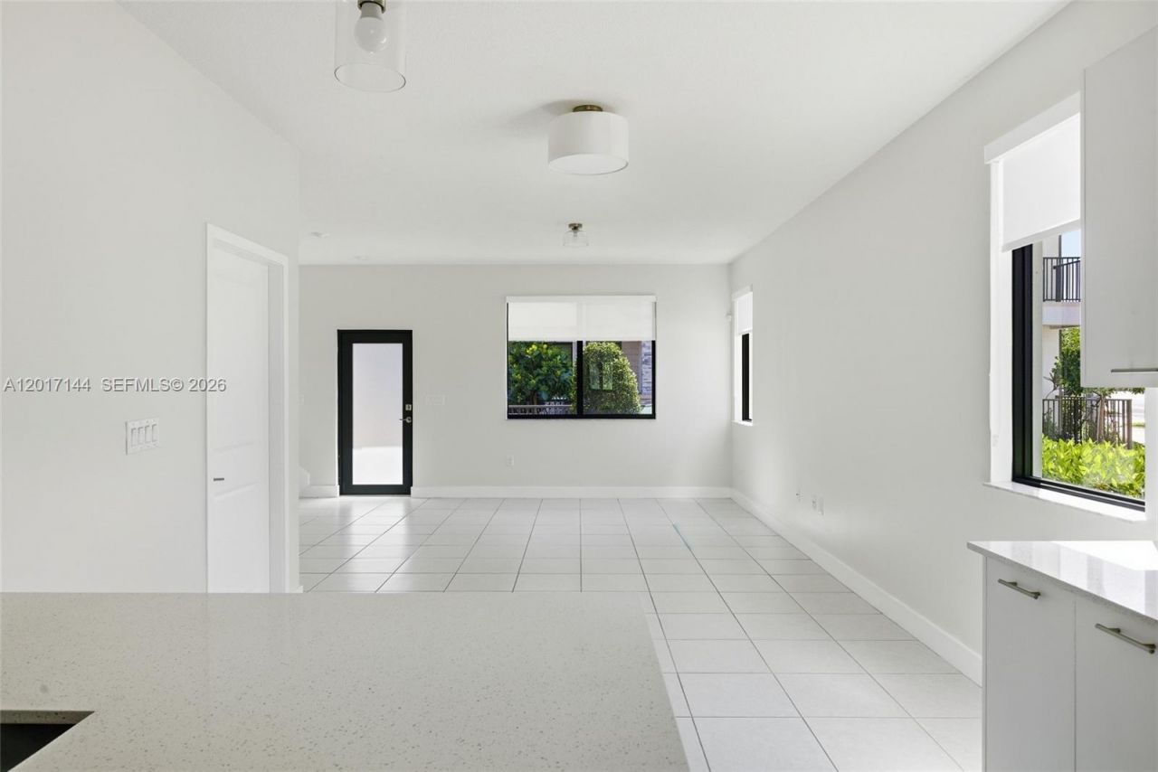 4426 83rd Pkwy, Doral, FL 33166 Photo